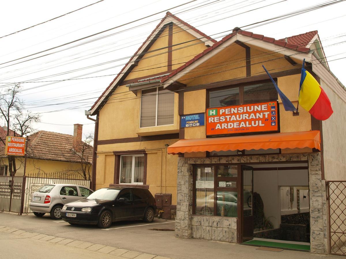 Hôtel Ardealul à Sibiu Extérieur photo